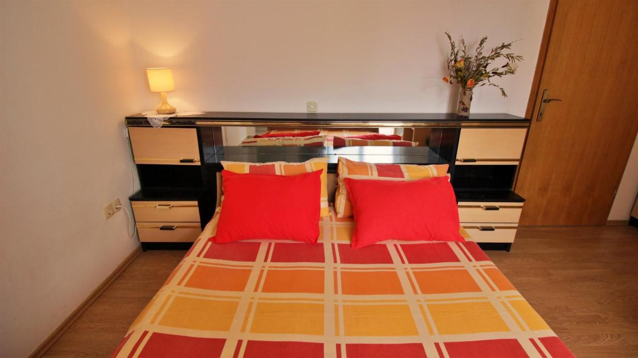 Apartments Slado โอมิช ภายนอก รูปภาพ