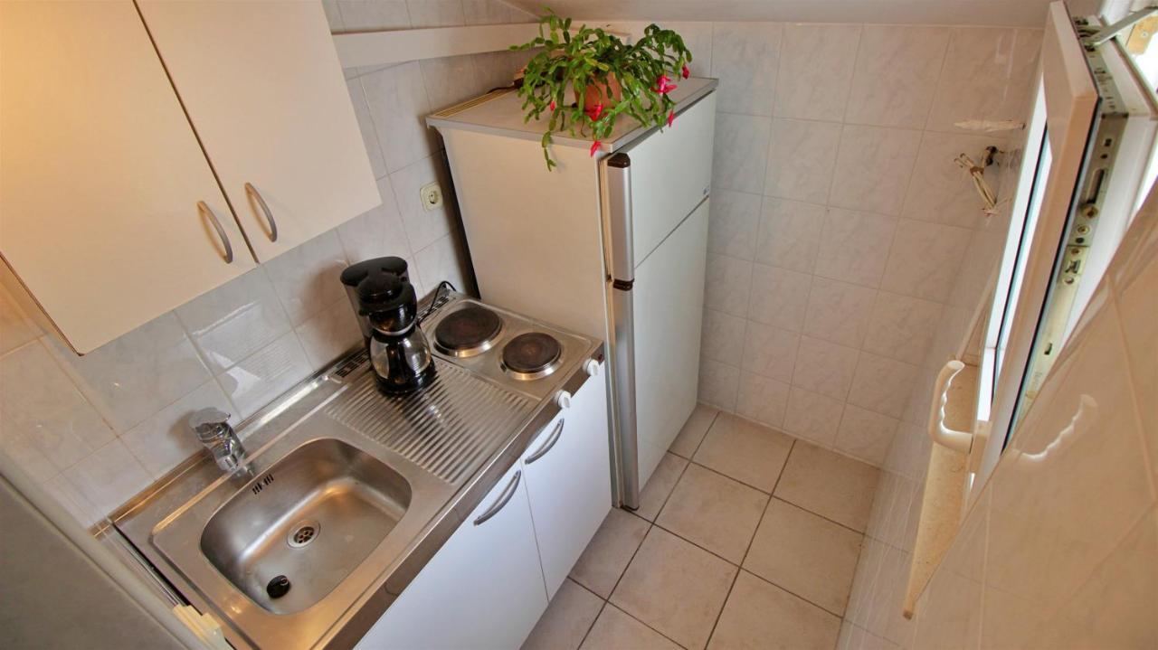 Apartments Slado โอมิช ภายนอก รูปภาพ